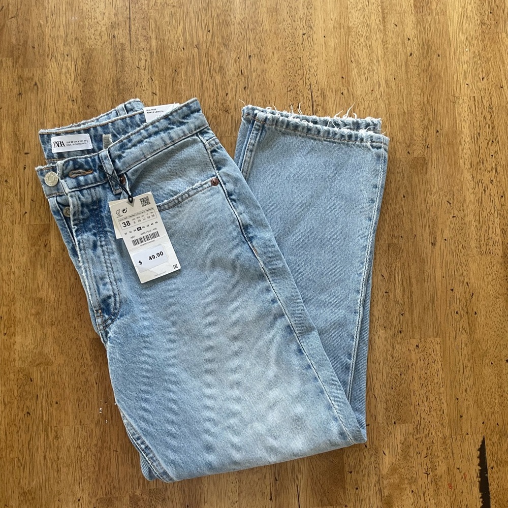 Zara Ankle Straight Jeans